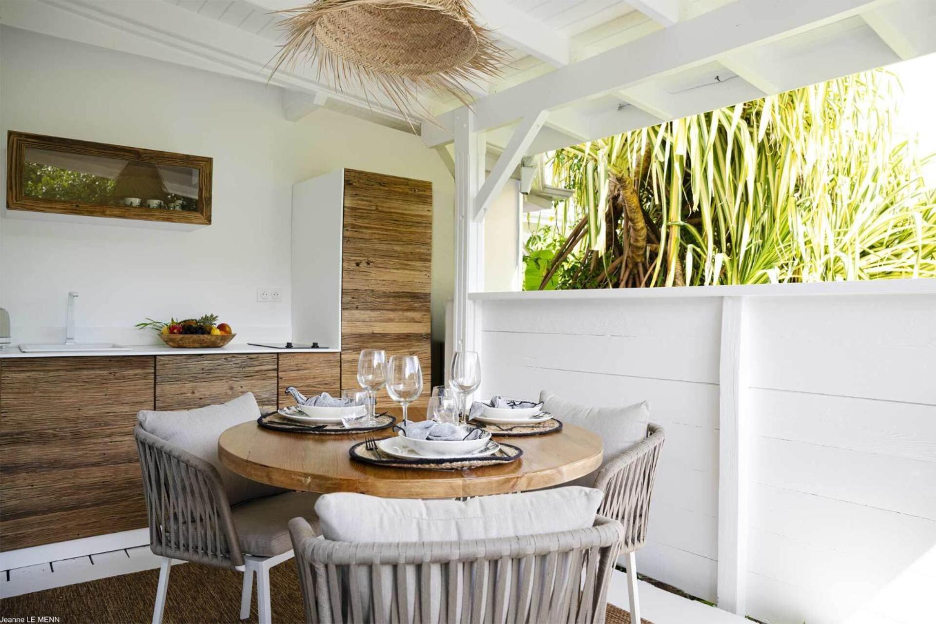 Pomme Cannelle Luxury Suites & Spa Orient Bay Exterior photo